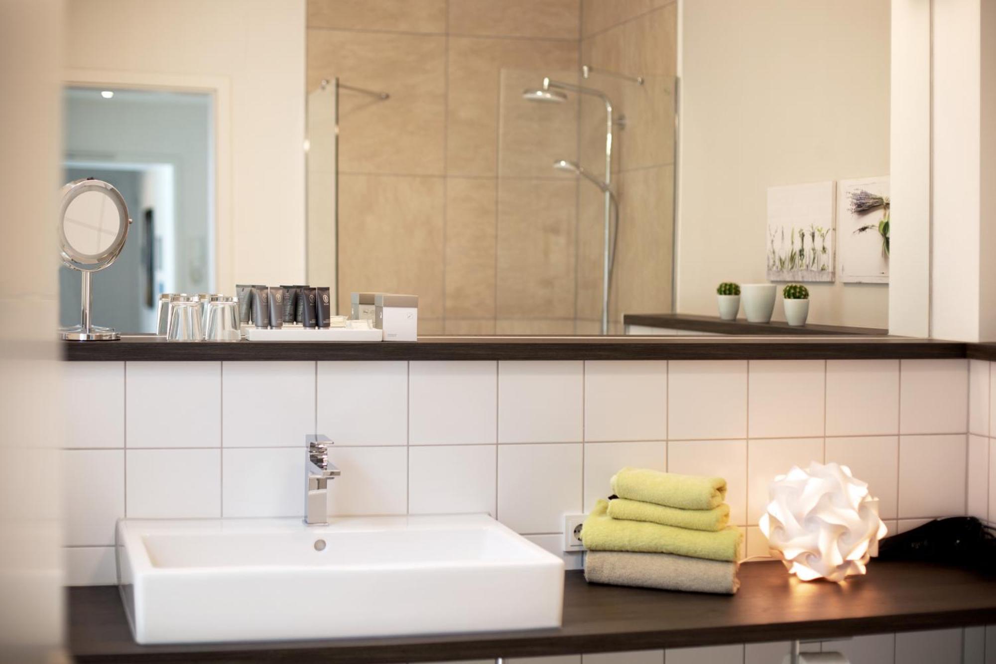 Boardinghouse By M&K Hotel บาดเอินเฮาเซน ภายนอก รูปภาพ